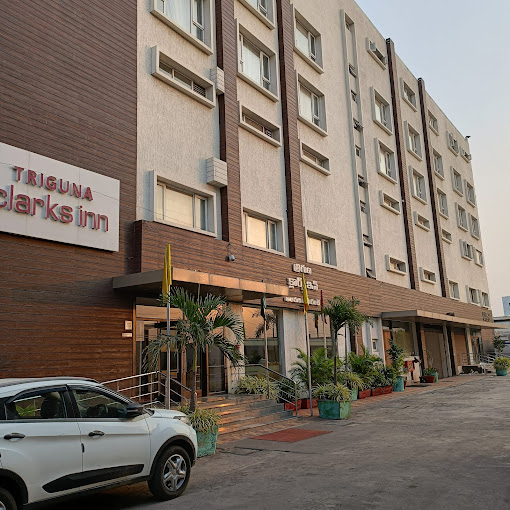 TRIGUNA CLARKS INN, KURNOOL (70)