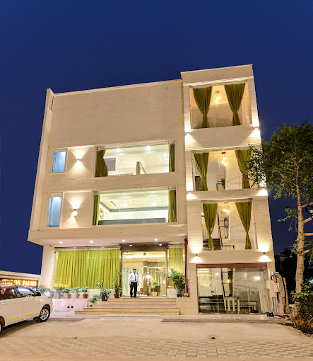 HOTEL AVALON PALMS AGRA