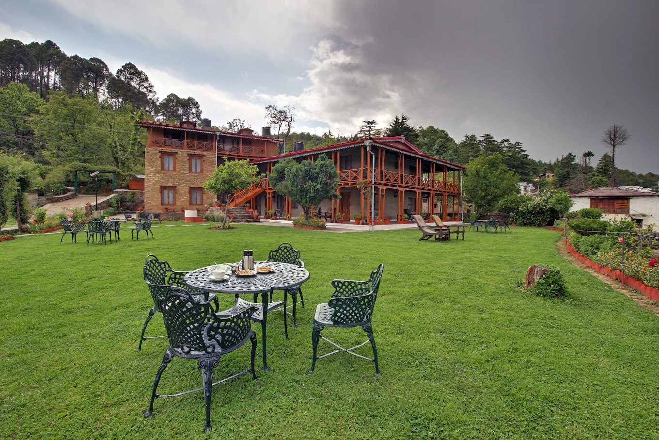 ECO VILLAGE KAUSANI