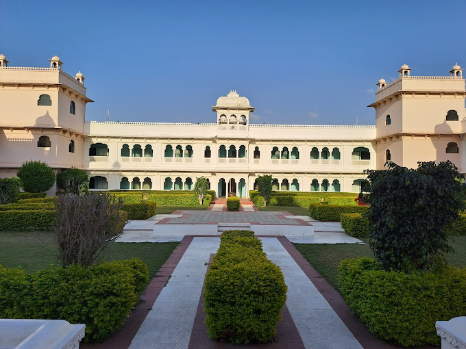 jüSTa Lake Nahargarh Palace, Chittorgarh